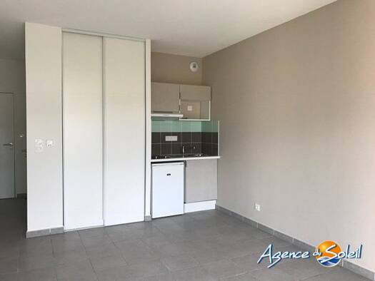 Appartement à louer 375 € 1 pièce 24,9 m² Étage 2/3 Narbonne 11100