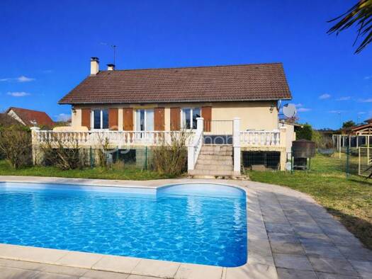 Maison de plain-pied à vendre 325 000 € 4 pièces 3 chambres 89 m² 1 747 m² de terrain Balan 01360