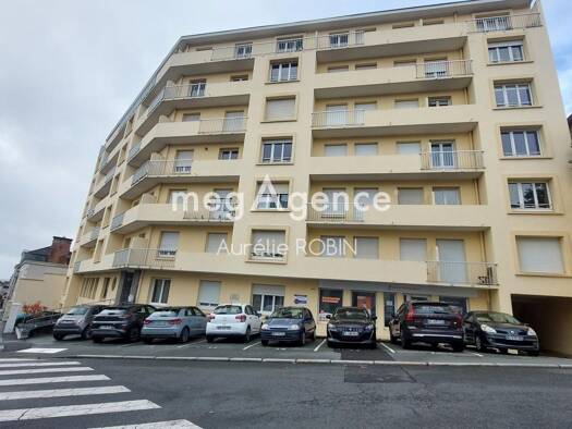 Appartement à vendre 148 000 € 4 pièces 2 chambres 82 m² Étage 1/6 Gambetta Cholet 49300