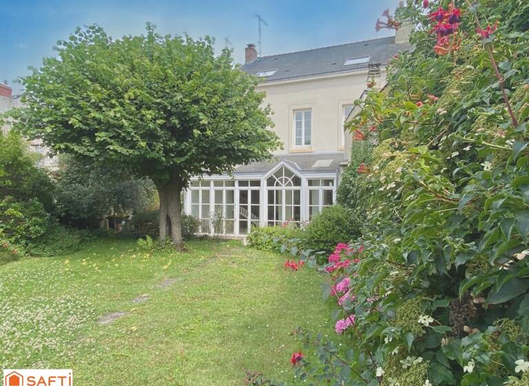 Maison à vendre 890 000 € 7 pièces 5<br/>chambres 182 m²<br/>superficie 295 m²<br/>terrain Dalby Nantes 44000