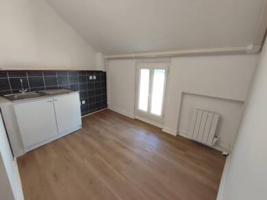 Appartement à louer 590 € 1 pièce 23 m² 2ème étage Chamagnieu 38460