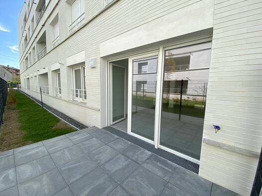 Appartement à louer 790 € 3 pièces 2 chambres 64 m² RDC/4 Croix-daurade Toulouse 31200