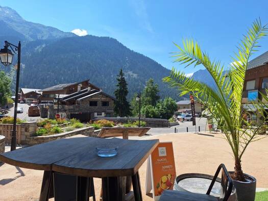 Boutique à vendre 220 000 € 2 pièces 25 m² de surface de vente Centre-Village Champagny-en-Vanoise 73350