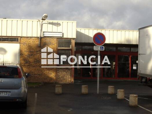 Local commercial à louer 608 € 30 m² de surface de vente Saint-Germain-lès-Corbeil 91250