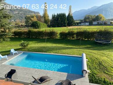 Maison à vendre 690 000 € 8 pièces 6 chambres 333 m² 4 500 m² de terrain La Buisse 38500