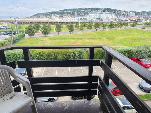 Appartement à vendre 165 000 € 1 pièce 25 m² Étage 4/7 Deauville 14800