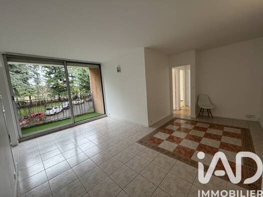 Appartement à louer 1 239 € 4 pièces 3 chambres 77 m² Étage 1/4 Boussy-Saint-Antoine 91800