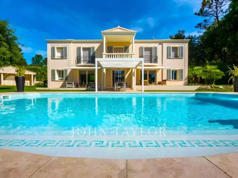 Maison à louer, 240m², VALBONNE