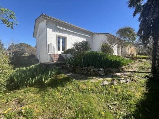 Maison de plain-pied à vendre 139 000 € 5 pièces 3 chambres 120 m² 554 m² de terrain Est Condom 32100