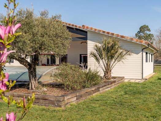 Maison à vendre 1 498 000 € 5 pièces 3 chambres 164 m² 26 958 m² de terrain Salles 33770