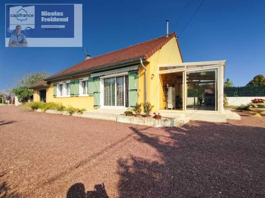 Maison de plain-pied à vendre 210 000 € 4 pièces 3 chambres 97 m² 3 248 m² de terrain Courlans 39570