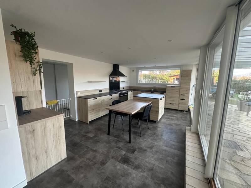 Maison à vendre, 240m², INJOUX GENISSIAT