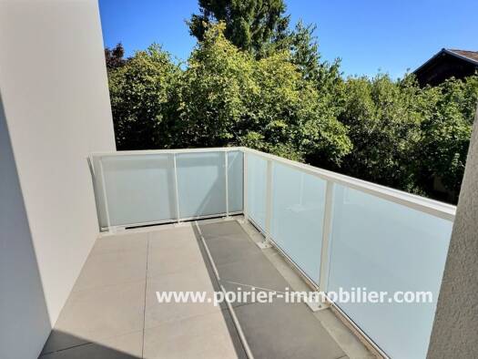Appartement à louer 1 077 € 2 pièces 1 chambre 43 m² 1er étage Sciez 74140