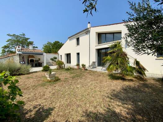 Maison à vendre 249 900 € 5 pièces 3 chambres 159 m² 491 m² de terrain Tugéras-Saint-Maurice 17130