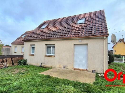 Maison à vendre 134 900 € 4 pièces 3 chambres 79 m² 326 m² de terrain Charmes 02800