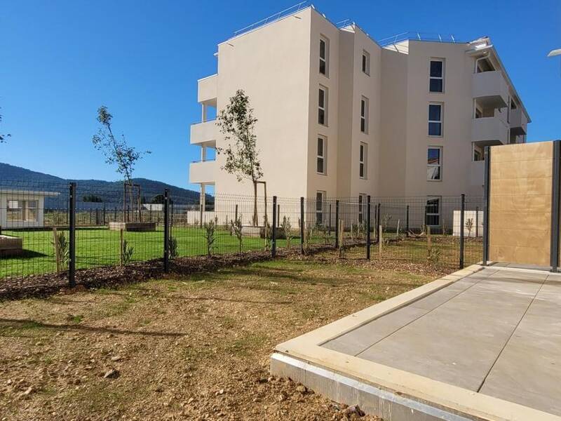 Maison à louer, 51m², HYERES