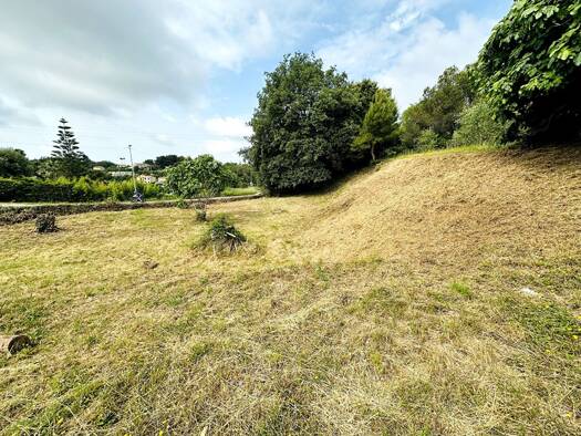 Terrain à vendre 290 000 € 1 128 m² de terrain Nord La Gaude 06610