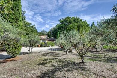 Maison à vendre 980 000 € 4 pièces 3 chambres 134 m² 4 400 m² de terrain Lourmarin 84160