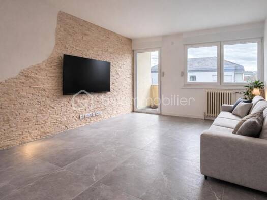 Appartement à vendre 238 000 € 4 pièces 3 chambres 70 m² Étage 4/4 Nord Ouest Rumilly 74150