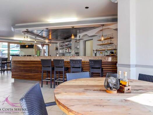 Glacier à vendre Fonds de commerce 200 000 € 240 m² d'espace de restauration Ghisonaccia 20240