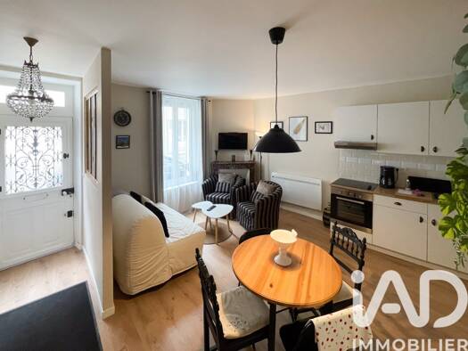 Maison de ville à louer 1 000 € 2 pièces 1 chambre 51 m² Moret-Loing-et-Orvanne 77250