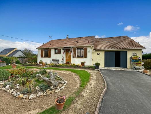 Maison de plain-pied à vendre 215 000 € 3 pièces 2 chambres 65 m² 1 173 m² de terrain Étrépagny 27150