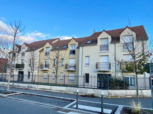 Appartement à vendre 126 000 € 1 pièce 30 m² RDC Le Stade-Les Garennes-Grand Ouest Les Mureaux 78130