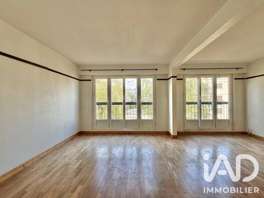 Appartement à vendre 193 000 € 4 pièces 2 chambres 73 m² Étage 2/3 Rue de Gravigny Chilly-Mazarin 91380