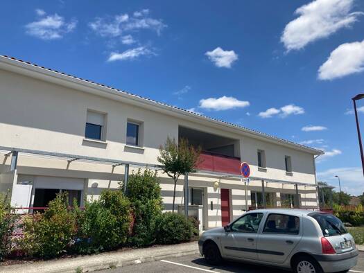 Appartement à vendre 114 900 € 2 pièces 42,8 m² RDC Roussimort Frouzins 31270