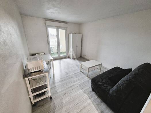 Appartement à louer 483 € 1 pièce 22 m² Étage 4/5 Capouchiné Nîmes 30000