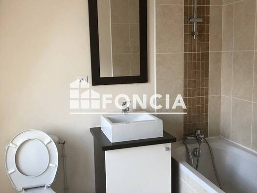 Triplex à louer 585 € 2 pièces 1 chambre 55,9 m² RDC/3 Saint Michel-Est Saint-Brieuc 22000