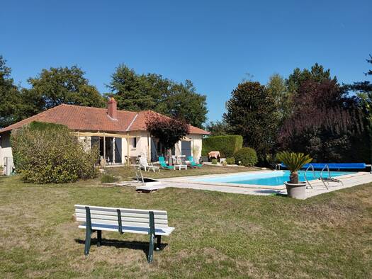 Maison de plain-pied à vendre 247 930 € 7 pièces 4 chambres 157 m² 2 500 m² de terrain Séreilhac 87620