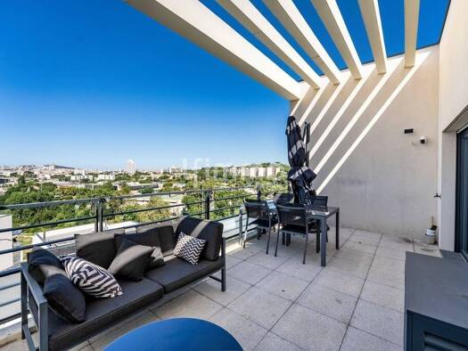 Appartement à vendre 389 000 € 4 pièces 3 chambres 88 m² Étage 8/8 Pont de Vivaux Marseille 10ème arrondissement 13010