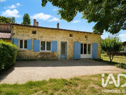 Maison à vendre 357 000 € 9 pièces 5 chambres 245 m² 7 000 m² de terrain Saintes 17100