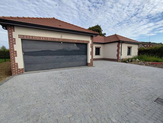 Maison de plain-pied à vendre 475 000 € 5 pièces 4 chambres 180 m² 656 m² de terrain Villers sur Coudun 60150