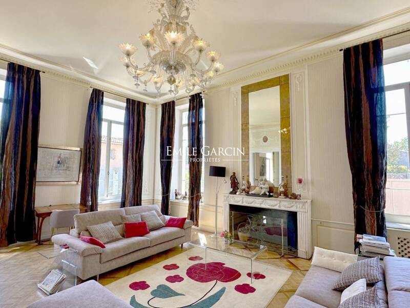 Maison à vendre, 450m², MARSEILLE 12E