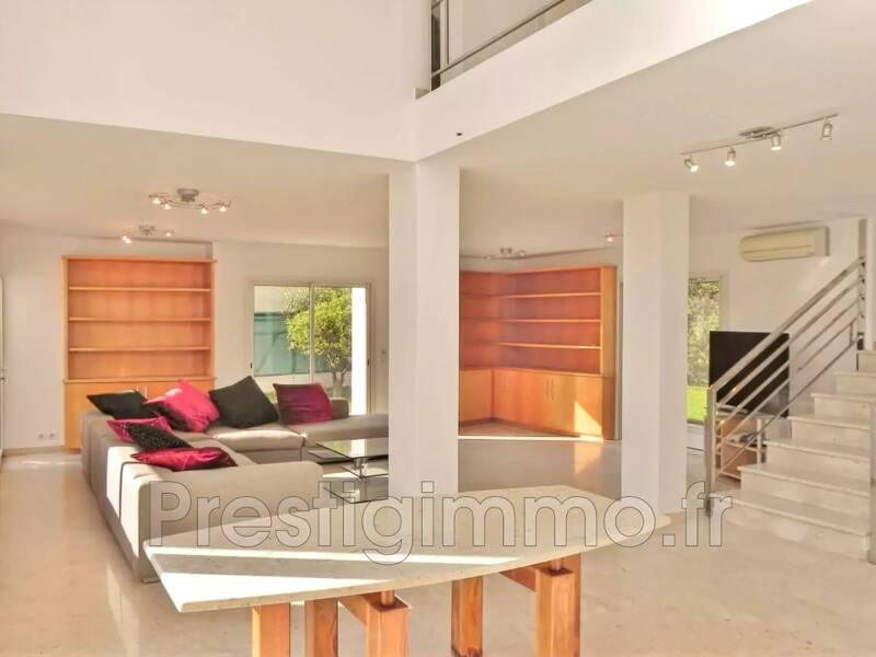 Maison à louer, 150m², LE CANNET