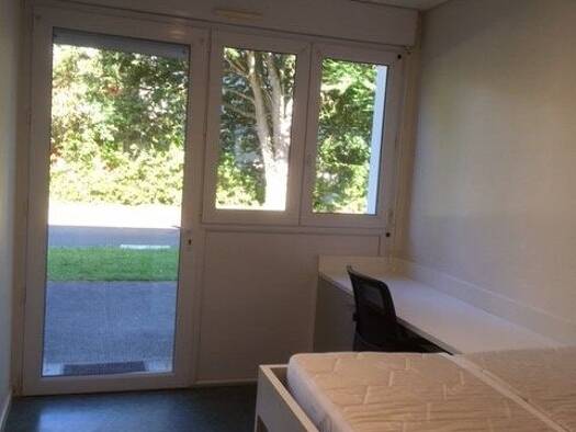 Appartement à louer 400 € 1 pièce 24 m² RDC Les Villages Saint-Brieuc 22000