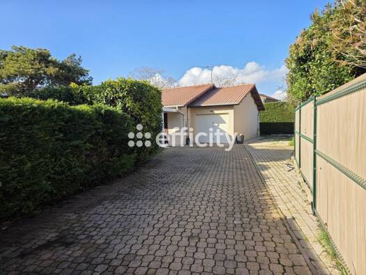 Maison de ville à vendre 389 000 € 4 pièces 3 chambres 97 m² 550 m² de terrain Le Village Vaulx-en-Velin 69120