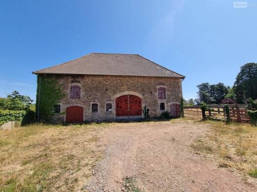 Maison à vendre 147 000 € 3 pièces 275 m² 11 800 m² de terrain Saint-Julien-de-Jonzy 71110