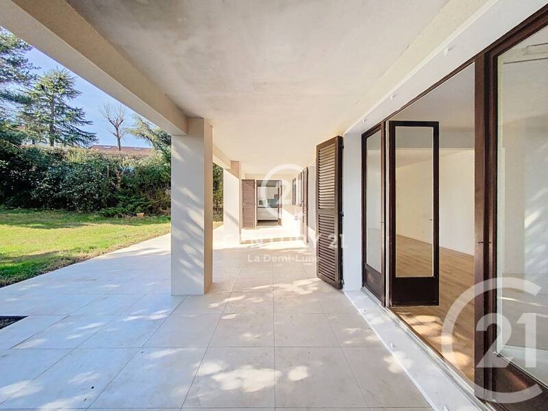 Maison à vendre, 178m², CHARBONNIERES LES BAINS