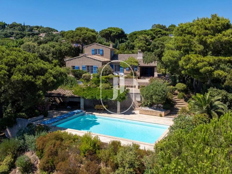 Maison à vendre, 140m², LA CROIX VALMER