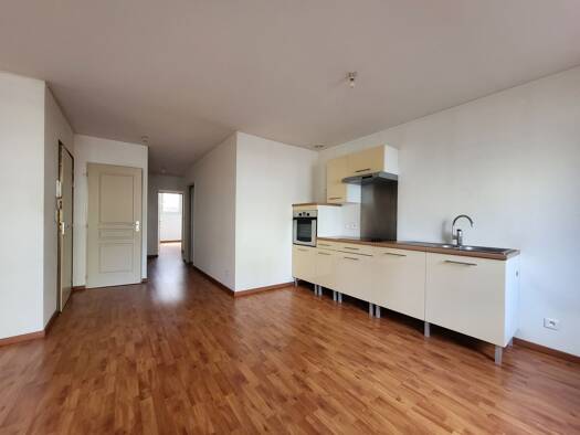 Appartement à louer 385 € 2 pièces 1 chambre 42 m² 3 étages Centre Ville Saint-Dié-des-Vosges 88100