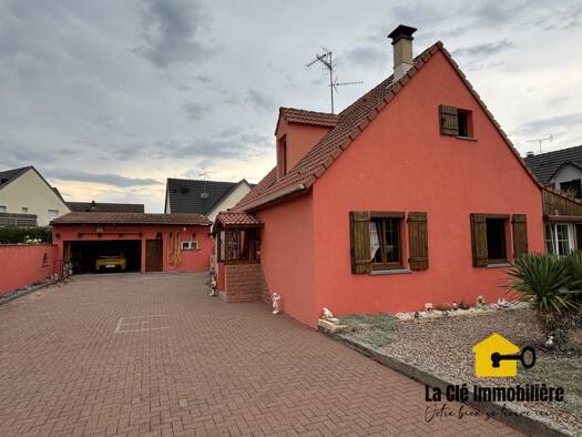 Maison à vendre 463 500 € 7 pièces 3 chambres 123 m² 692 m² de terrain Kembs 68680