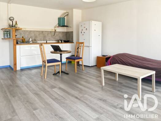 Appartement à vendre 140 000 € 1 pièce 39,5 m² Étage 1/3 Leclerc-Verdun Nord Est Brie-Comte-Robert 77170