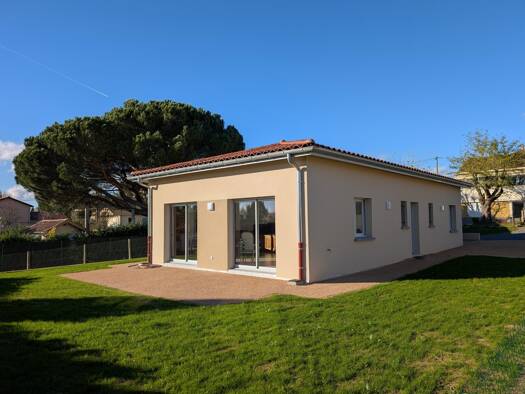 Maison de plain-pied à vendre 349 900 € 4 pièces 3 chambres 92 m² 400 m² de terrain Montmerle-sur-Saône 01090