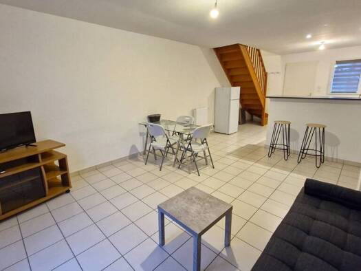 Maison à louer 990 € 3 pièces 2 chambres 58,3 m² Azieu Genas 69740