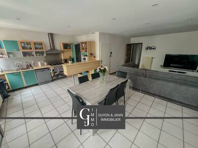 Maison à vendre 239 000 € 6 pièces 4 chambres 219 m² 229 m² de terrain Coligny 01270