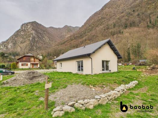 Maison à vendre 296 600 € 3 pièces 2 chambres 97 m² 2 564 m² de terrain Épierre 73220