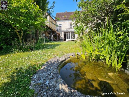 Maison de ville à vendre 189 000 € 10 pièces 3 chambres 160 m² 809 m² de terrain Provins 77160